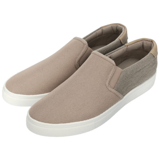 Foto van Comfortabele dames schoenen op witte achtergrond