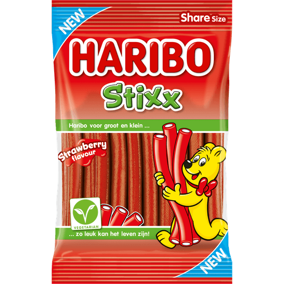 Foto van Haribo Stixx strawberry op witte achtergrond