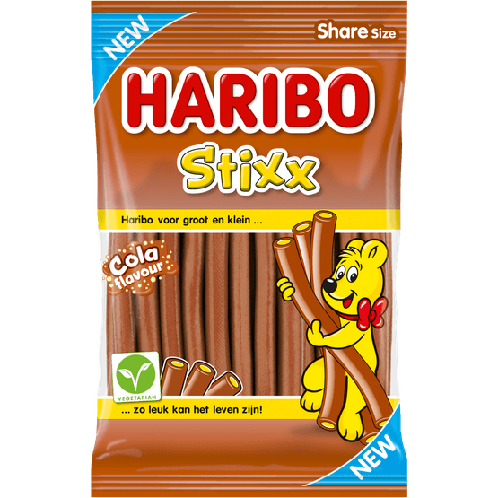 Foto van Haribo Stixx cola op witte achtergrond
