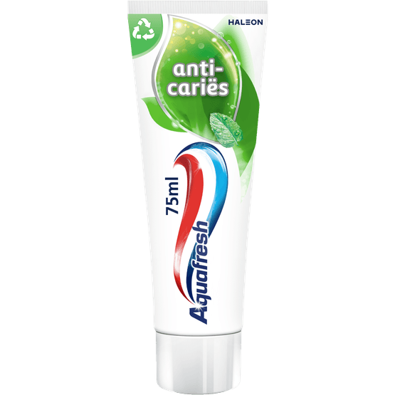 Foto van Aquafresh Tandpasta anti-cariës op witte achtergrond