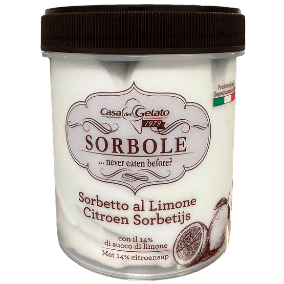 Foto van CASA DEL GELATO Sorbetijs citroen op witte achtergrond
