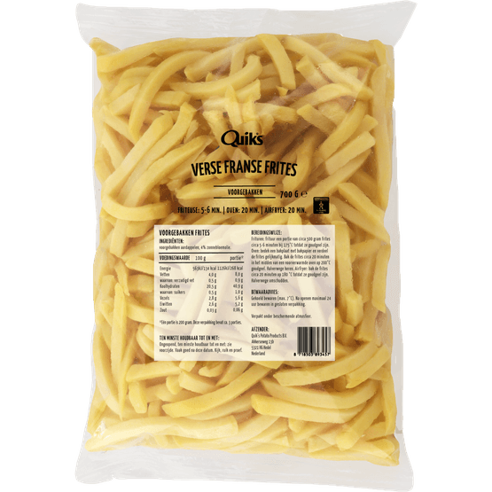 Foto van Quiks Franse frites op witte achtergrond
