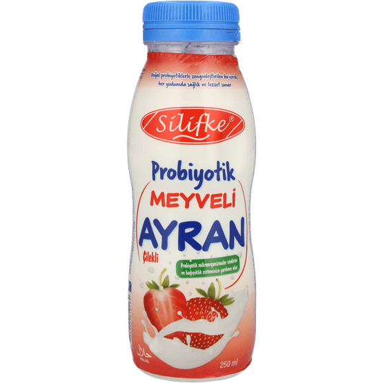 Foto van SILIFKE Ayran drinkyoghurt aardbei op witte achtergrond