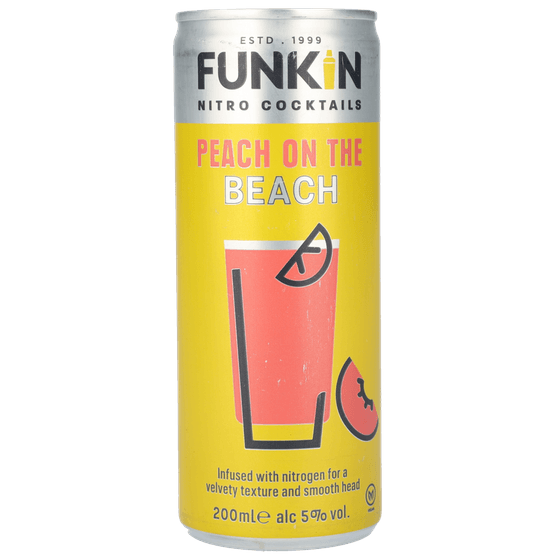 Foto van Peach on the beach op witte achtergrond