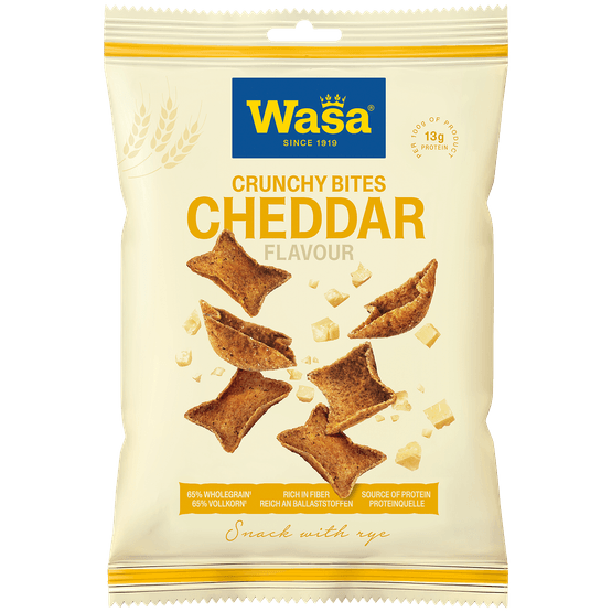 Foto van Wasa Crunchy bites cheddar op witte achtergrond