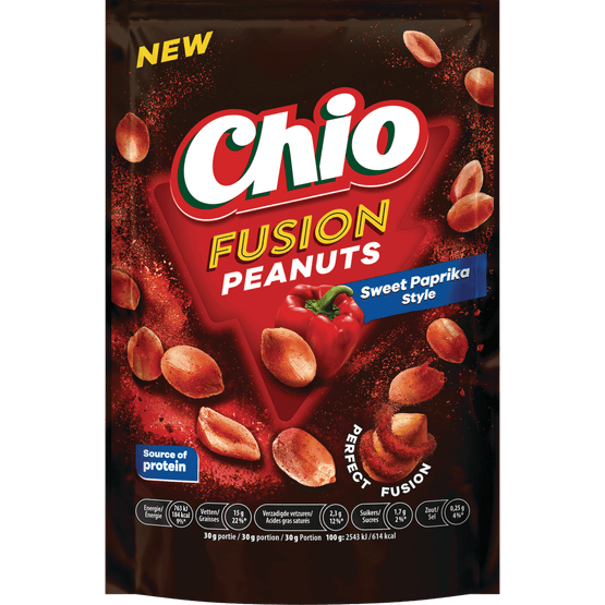 Foto van Chio Fusion peanuts sweet paprika op witte achtergrond