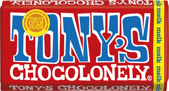 Foto van Tony's Chocolonely melk op witte achtergrond