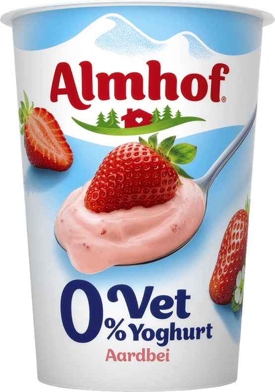 Foto van Almhof Yoghurt 0% vet aardbei op witte achtergrond