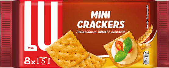 Foto van Lu Minicrackers tomaat & basilicum op witte achtergrond