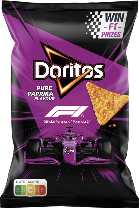 Foto van Doritos Tortilla chips pure paprika op witte achtergrond