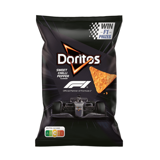 Foto van Doritos Tortilla chips sweet chilli pepper op witte achtergrond