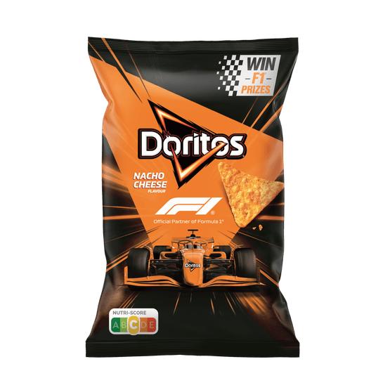 Foto van Doritos Tortilla chips nacho cheese op witte achtergrond
