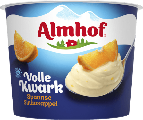 Foto van Almhof Volle kwark Spaanse sinaasappels op witte achtergrond