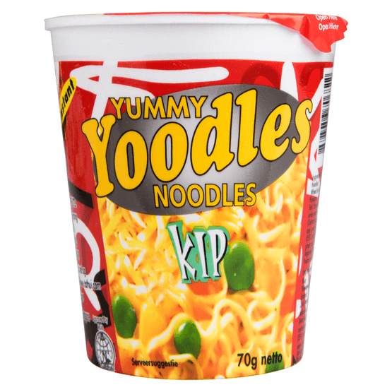 Foto van Yummy Noodles cup kip op witte achtergrond