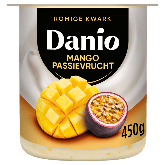 Foto van Danio Kwark mango passievrucht op witte achtergrond