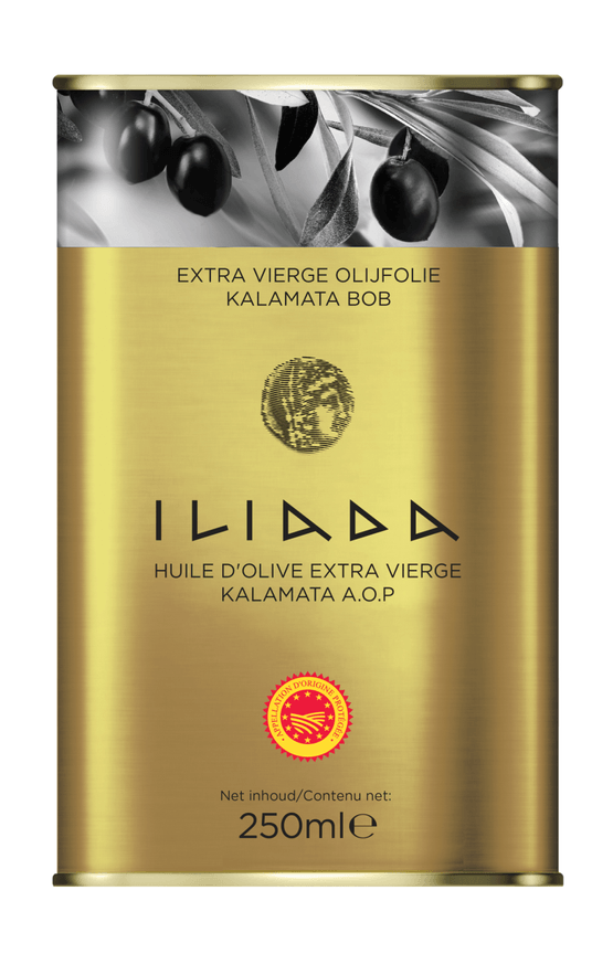 Foto van Ilíada Olijfolie extra vierge kalamata op witte achtergrond