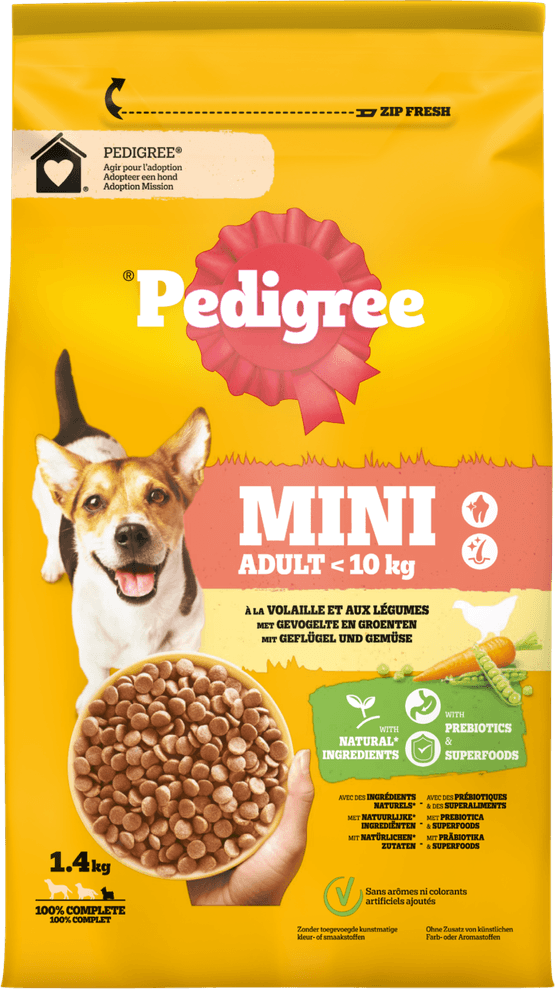 Foto van Pedigree Hondenvoer adult mini gevogelte en groente op witte achtergrond
