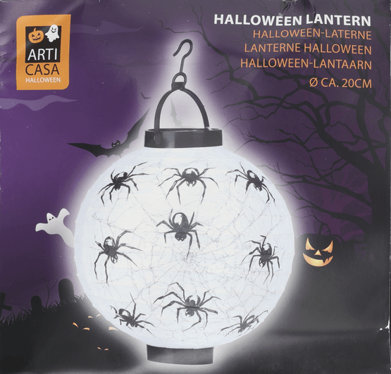 Foto van Halloween lantaarn op witte achtergrond