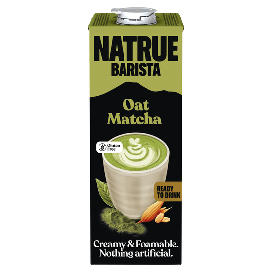 Foto van Barista matcha oat op witte achtergrond