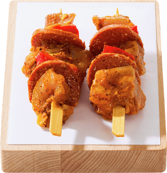 Foto van Vleeschmeesters Kipdij spies met chorizo 2 st. op witte achtergrond