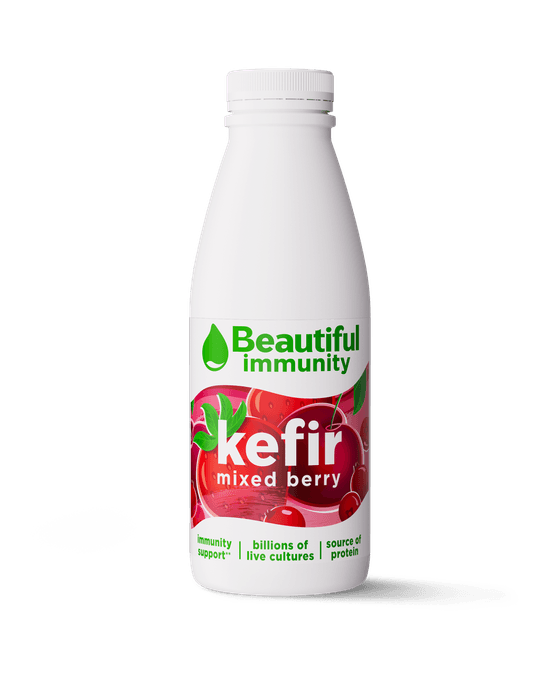 Foto van Beautiful Immunity Kefir bosvruchten op witte achtergrond