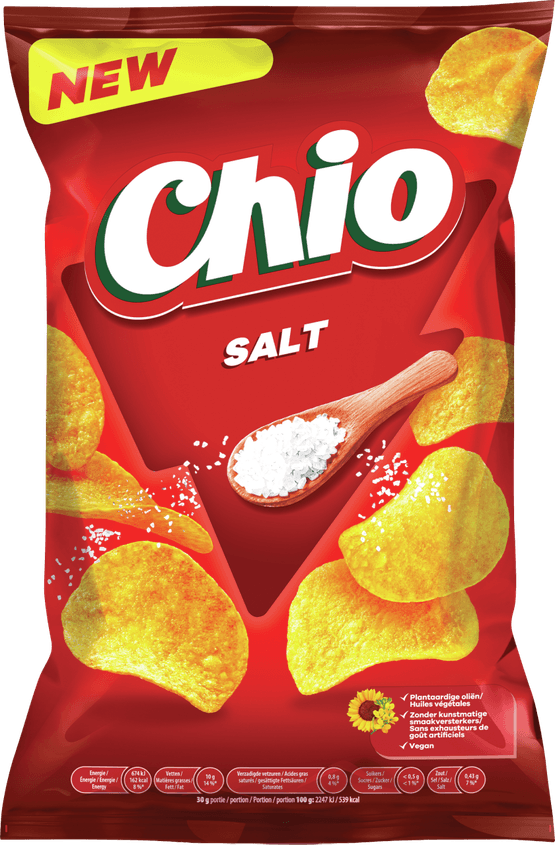 Foto van Chio Chips salt op witte achtergrond