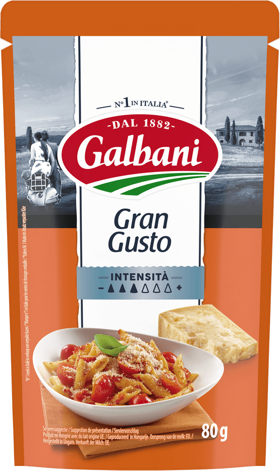 Foto van Galbani Gran gusto geraspt op witte achtergrond