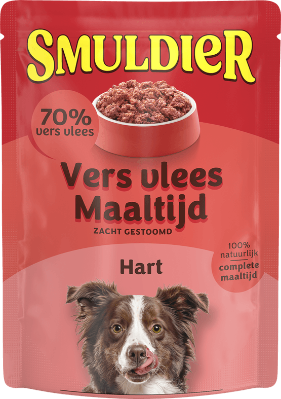 Foto van Smuldier Vers vlees maaltijd pouch hart op witte achtergrond