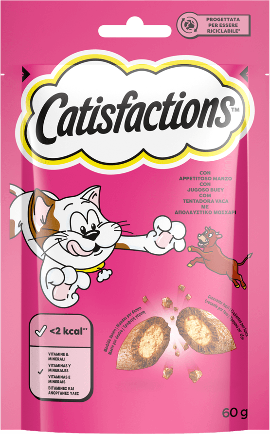 Foto van Catisfactions Kattensnacks met rundvlees op witte achtergrond