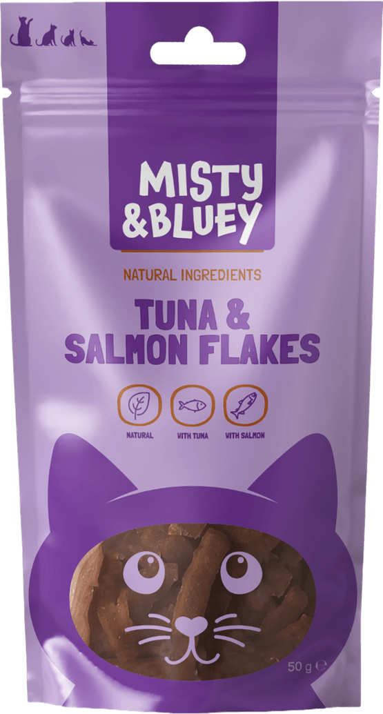 Foto van Misty & Bluey Kattensnacks tuna salmon flakes op witte achtergrond