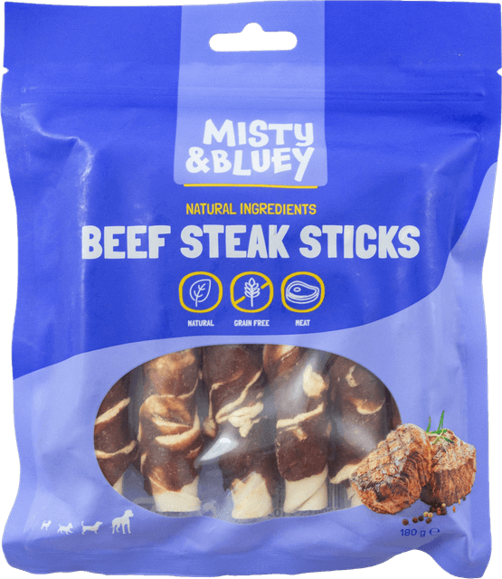 Foto van Misty & Bluey Hondensnacks beaf steak sticks 6 st. op witte achtergrond