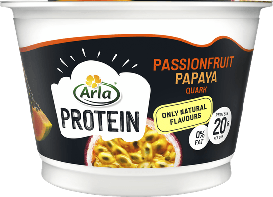Foto van Arla Protein kwark passionfruit papaya op witte achtergrond