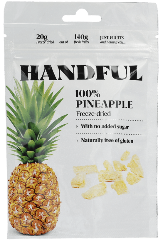 Foto van 100% pineapple op witte achtergrond