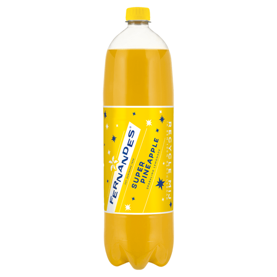 Foto van Fernandes Super pineapple op witte achtergrond