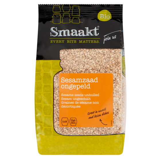 Foto van Smaakt Sesamzaad ongepeld op witte achtergrond