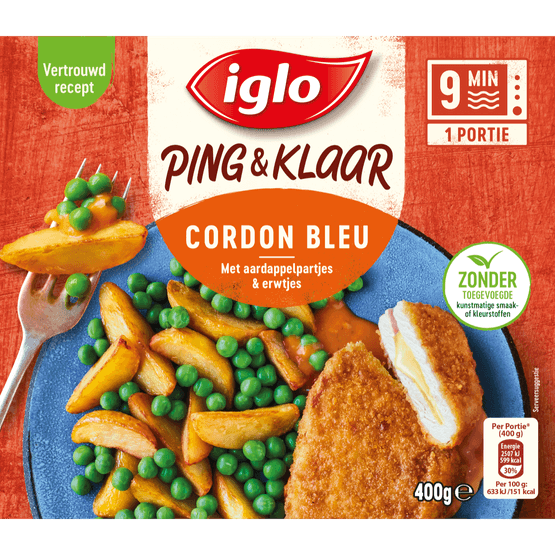 Foto van Iglo Ping en klaar cordon bleu op witte achtergrond