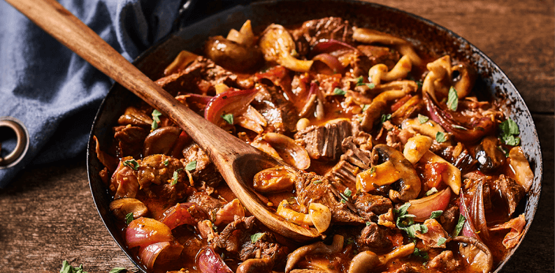 Italiaanse rundvleesstoofpot met paddenstoelen