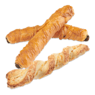 Luxe gevulde kaasstengel of borek stick spinazie feta Foto van Luxe gevulde kaasstengel of borek stick spinazie feta