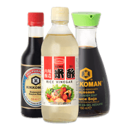 Foto van Kikkoman sojasaus of Uchibori rijstazijn