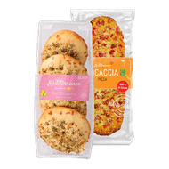 Foto van Mediterraneo pizza of mini focaccia's