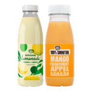 Fruity 100% smoothie of Fruity Juice lemonade Foto van Fruity 100% smoothie of Fruity Juice lemonade