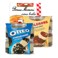 Crème brûlée of cheesecake dessert Foto van Crème brûlée of cheesecake dessert