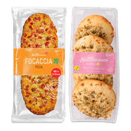 Mediterraneo pizza of mini focaccia's Foto van Mediterraneo pizza of mini focaccia's